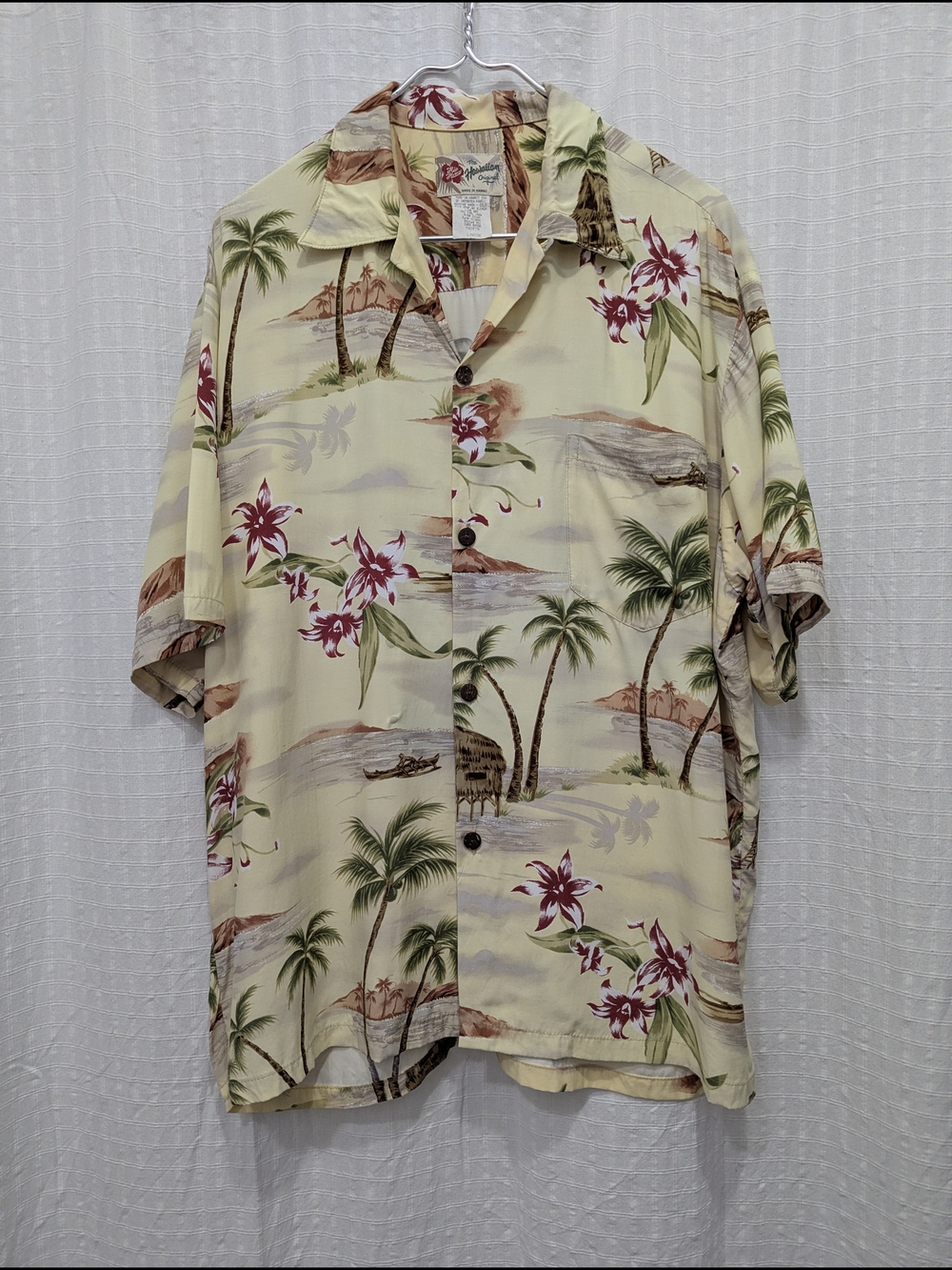 Vintage Hilo Hattie Mens Hawaiian Fujiette Rayon Shirt Size Large